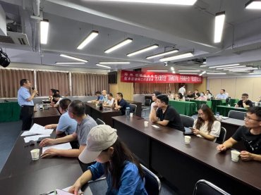 河南豫龙律师事务所举办“万人助万企”、“万所联万会”、“千所联千企”企业公益普法宣传活动
